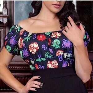 Pinup Girl Little Peasant Top in Baby CTHULHU Top XL EUC